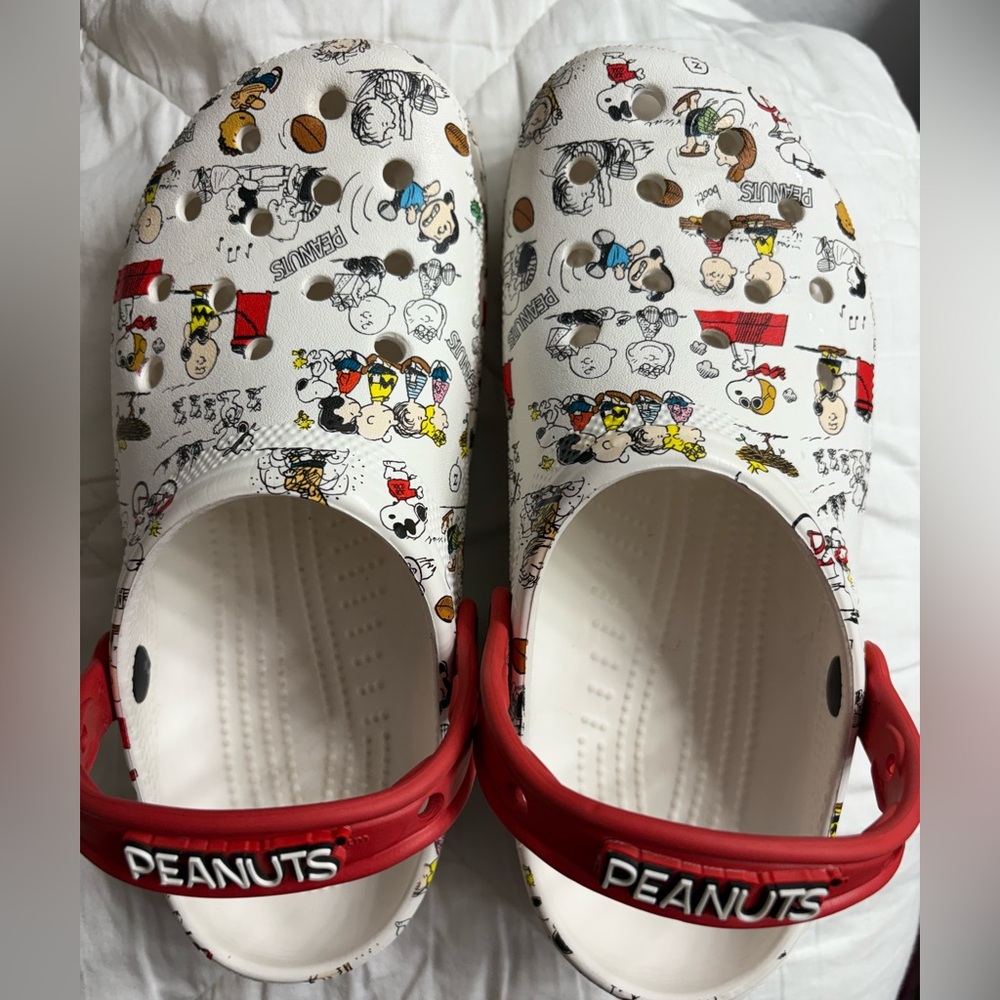Crocs X Peanuts Clog Mens 6 Womens 8 Limited Edition Charlie Brown Snoopy